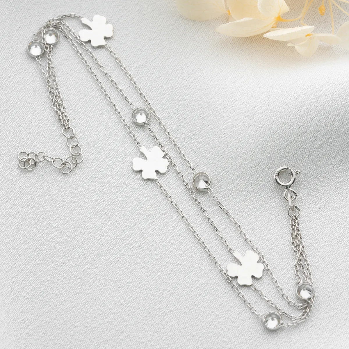 Bracelet en argent sterling chanceux.