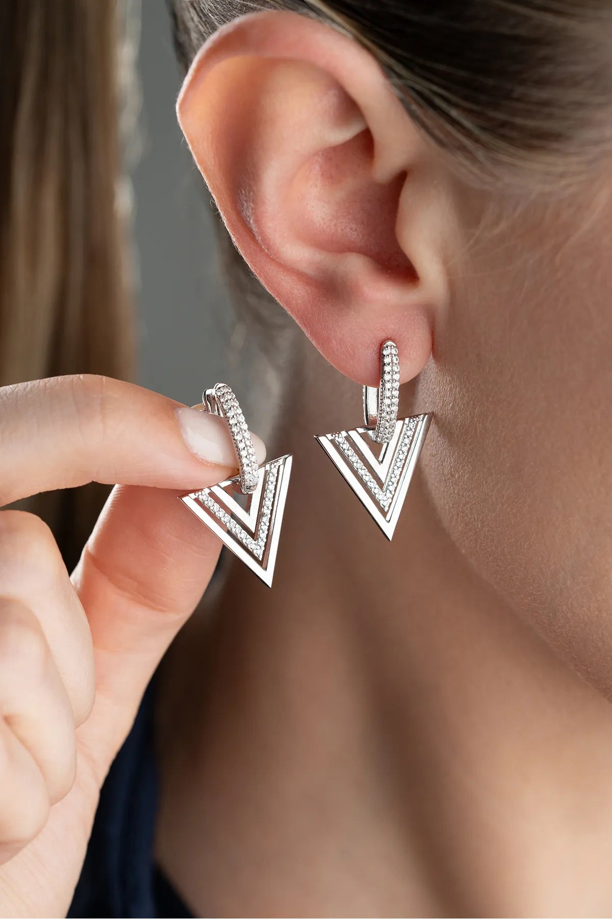925 boucles d'oreilles du modèle de triangle en pierre de zircon en argent sterling