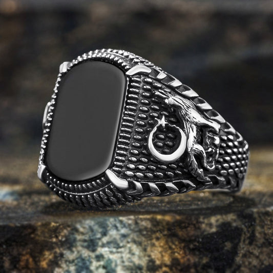TROIS CRESCENT ONYX STONES SIGHT RING