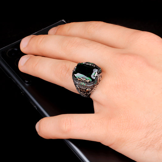 Anneau d'argent pour hommes en pierre verte zircon