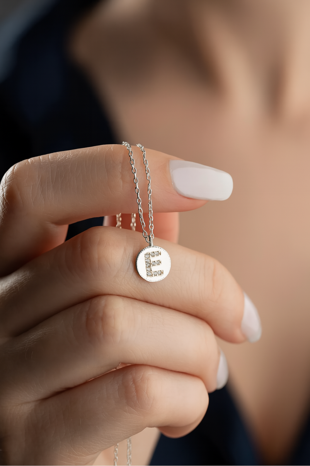 Plaketten-Halskette mit Buchstabe & Stein – 925er Silber