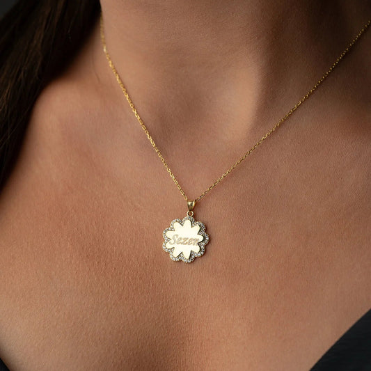 Kişiye Özel İsimli Çiçek Kolye