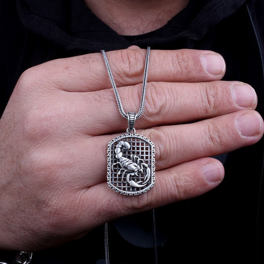 925 Ayar Gümüş Akrep Motifli Kolye