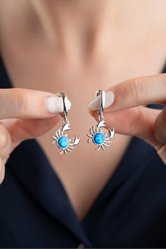 925 Ayar Gümüş Yengeç Model Küpe – Mavi Taşlı