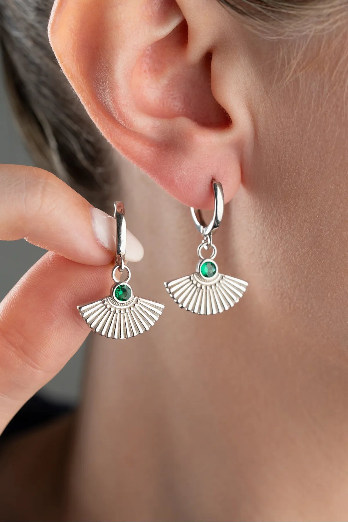 925 Sterling Silver Emerald Green Zircon Stone Earrings