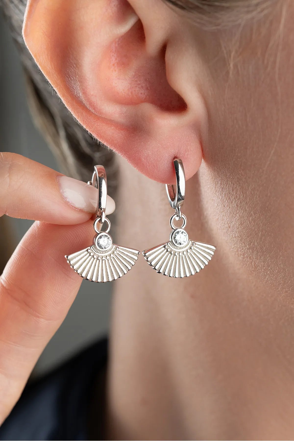 925 Ayar Gümüş Zirkon Taşlı Küpe