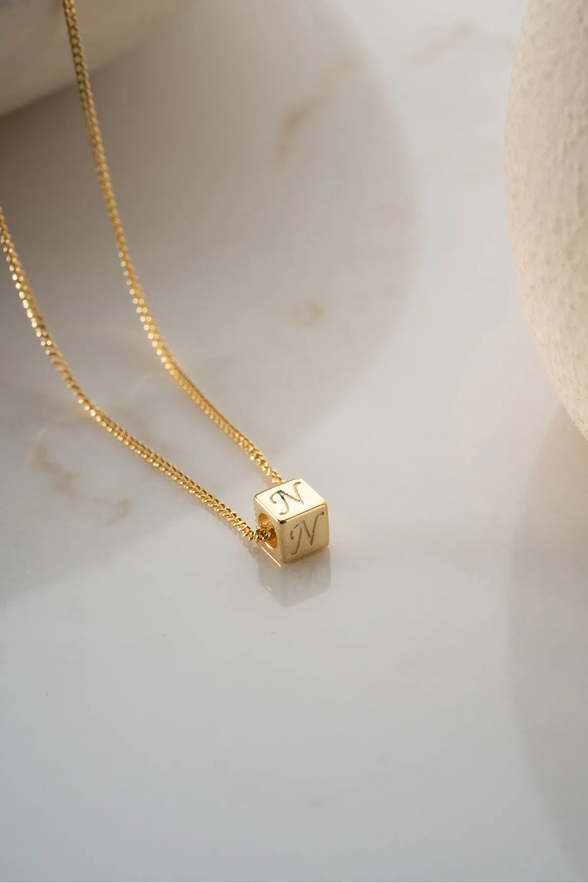 925 Ayar Gümüş Kişiye Özel Küp Harf Kolye