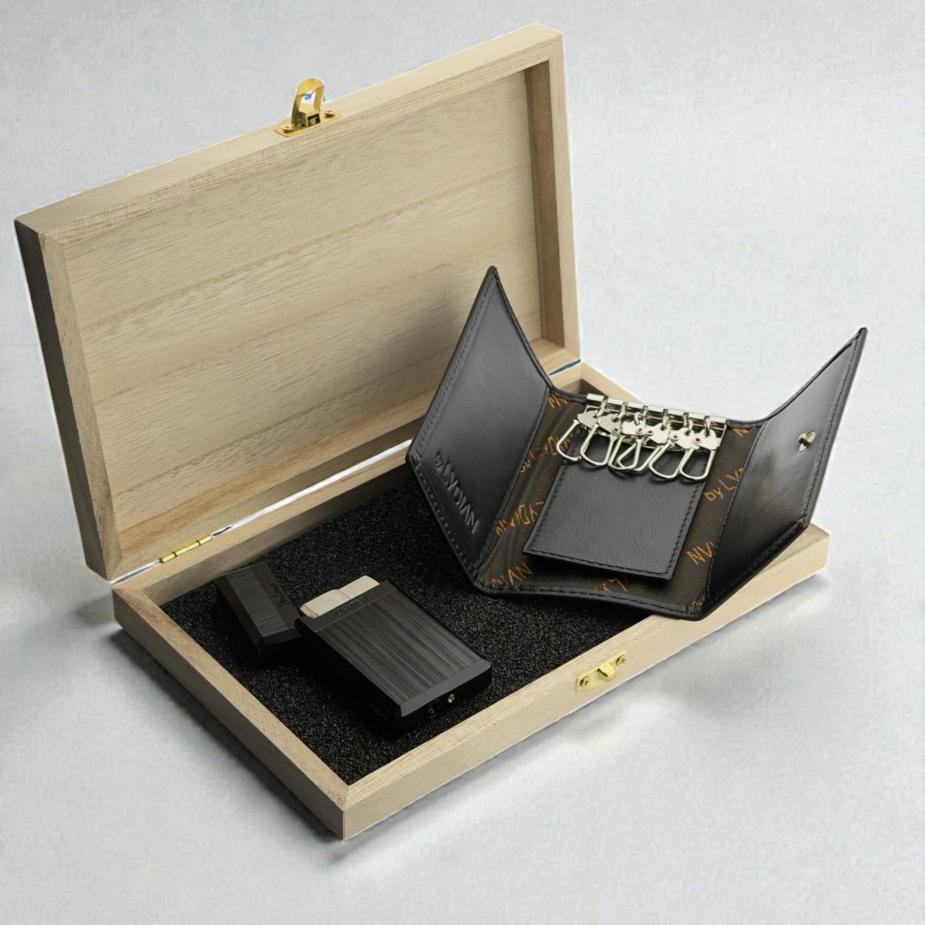 Kişiye Özel Deri Anahtarlık & Doldurulabilir Çakmak Hediye Seti