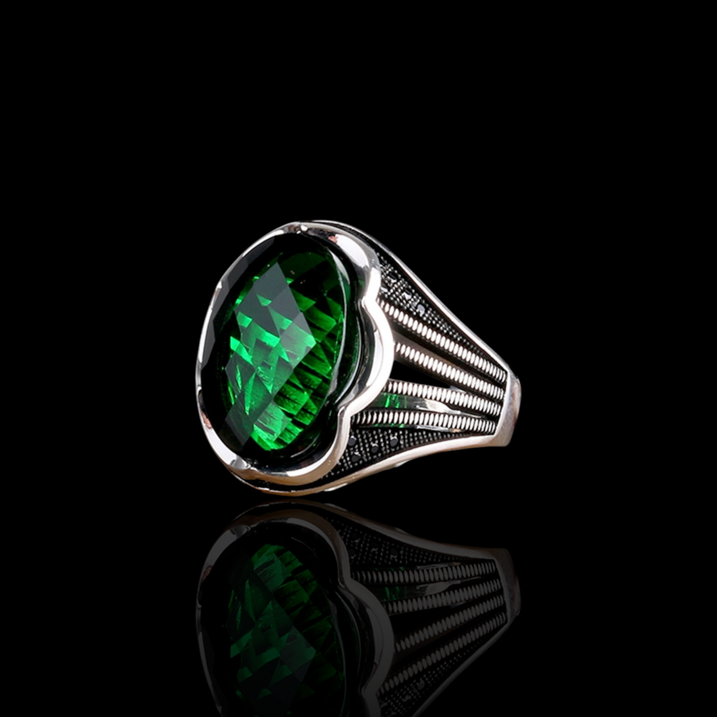 Emerald sparkle 925 carat men ring