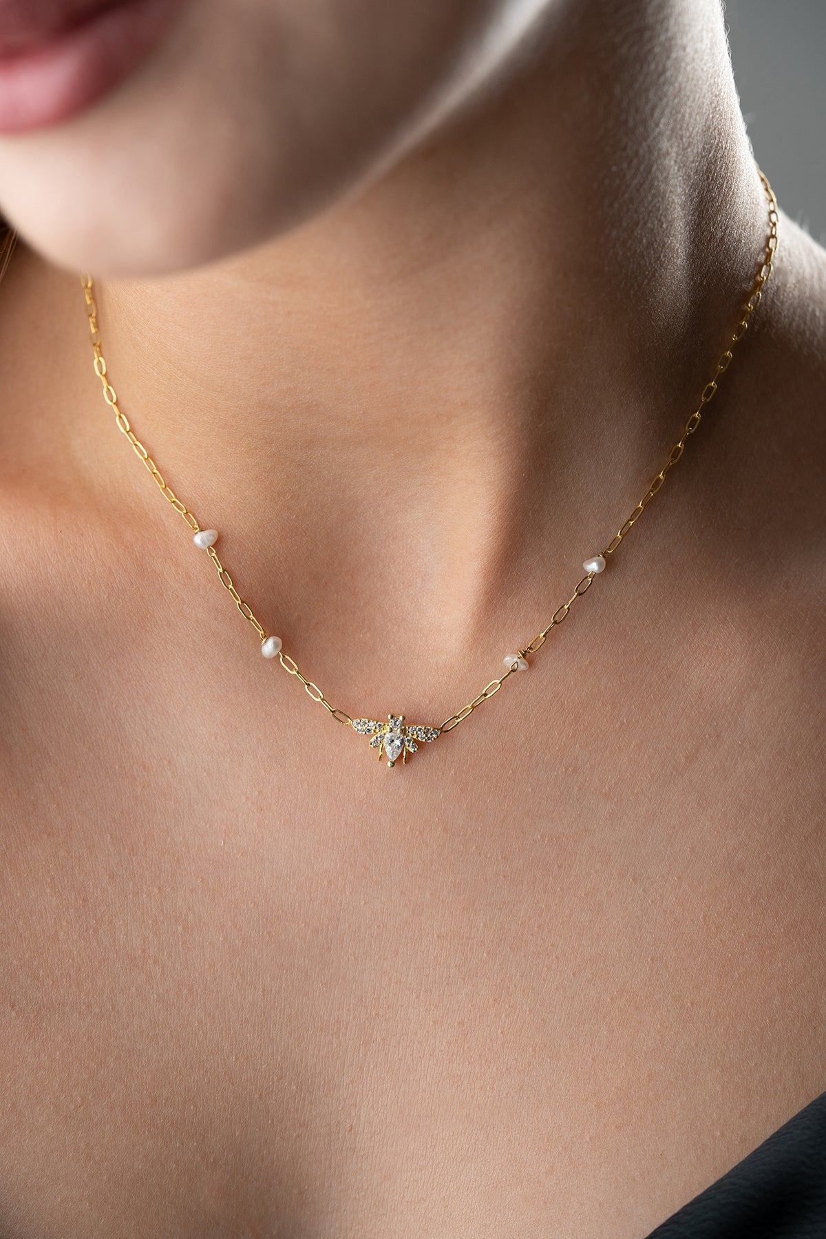 Pearl Bee Shine pearl bee silver necklace