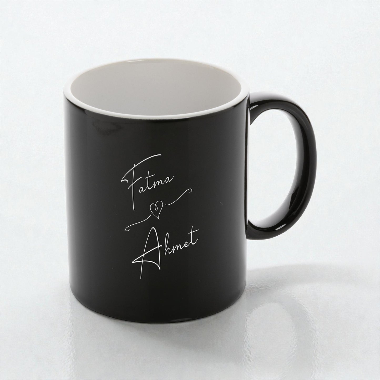 Kişiye Özel Siyah Kalpli Kupa