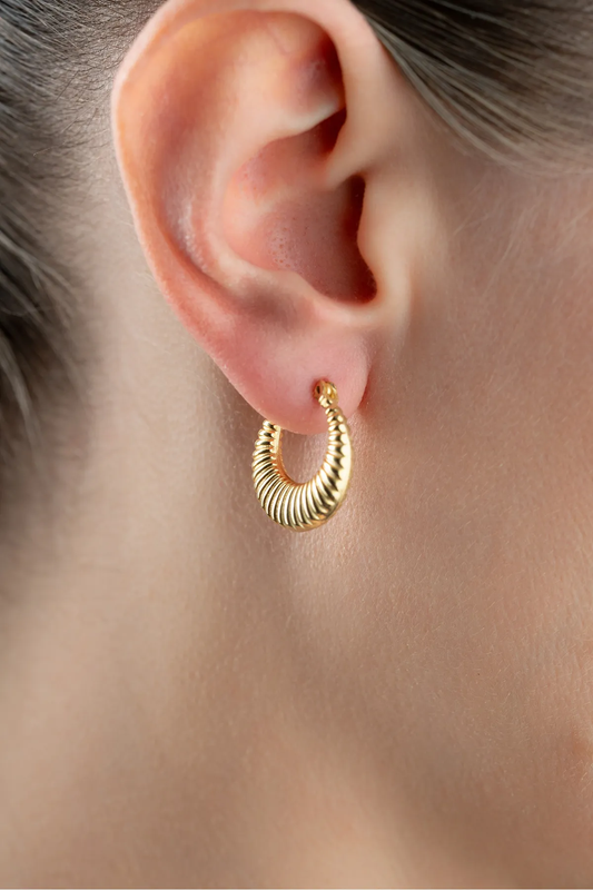 Goldene Welle Ohrringe – 925er Silber