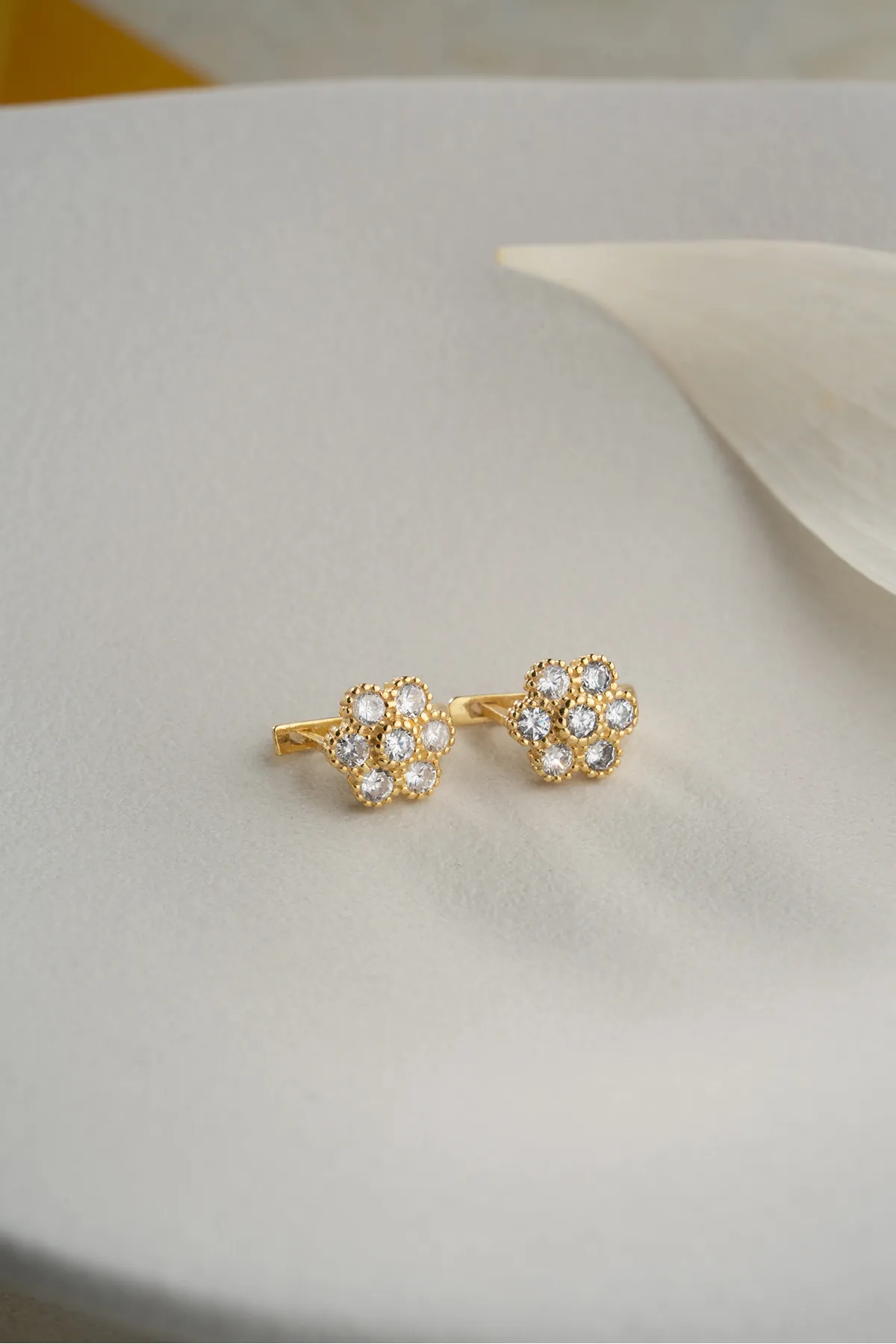 925er Silber Ohrringe mit Zirkonia in Blumenform