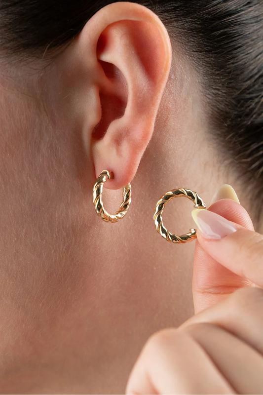 Boucles d'oreilles à anneau de modèle burgu