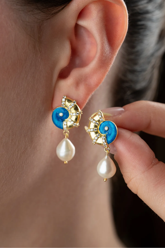 925er Silber Ohrringe mit Emaille-Muschel & Perle