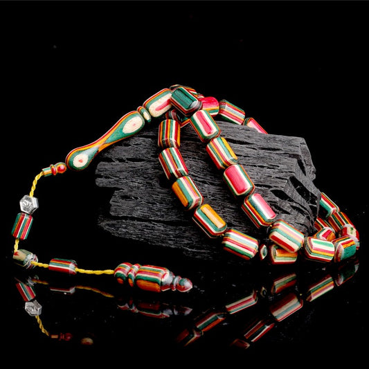 Gebetskette aus Kampferholz mit System & Kapselschliff-Design