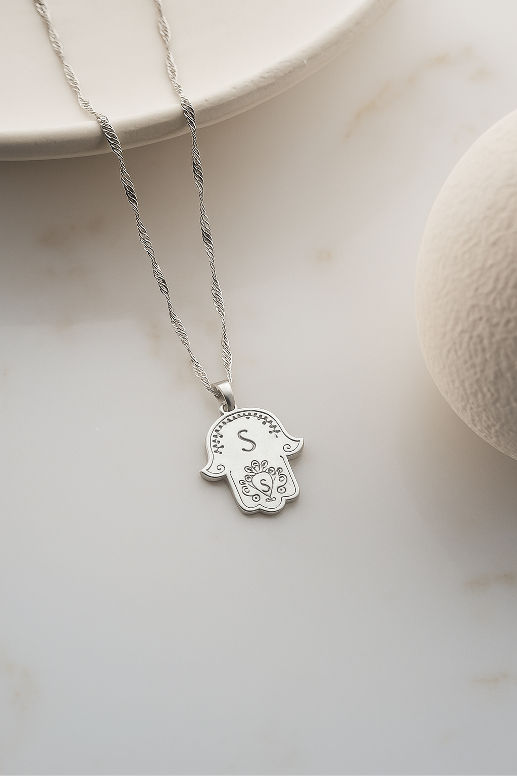 Fatimas Hand Buchstabenkette – 925er Silber