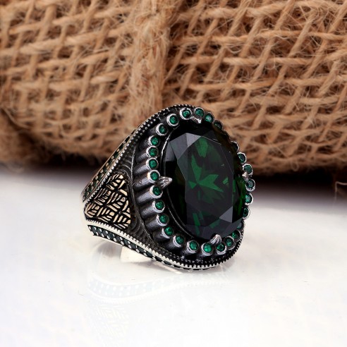 Special Design Men's Sterling Silver Ring With Green Zircon Stone
