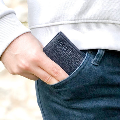 Dunkelblaues Herren Leder Portemonnaie – Personalisierte Holzbox

