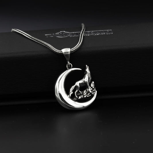 Wolf Necklace in 925 Sterling Silver