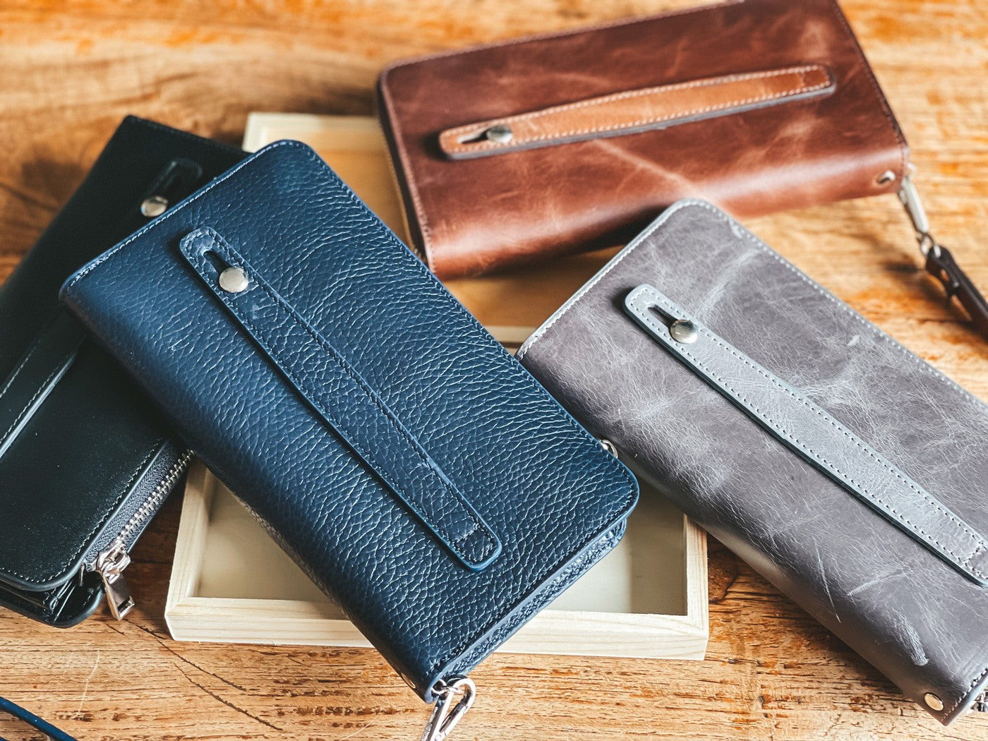 Leather Hand Wallet with Phone Entry