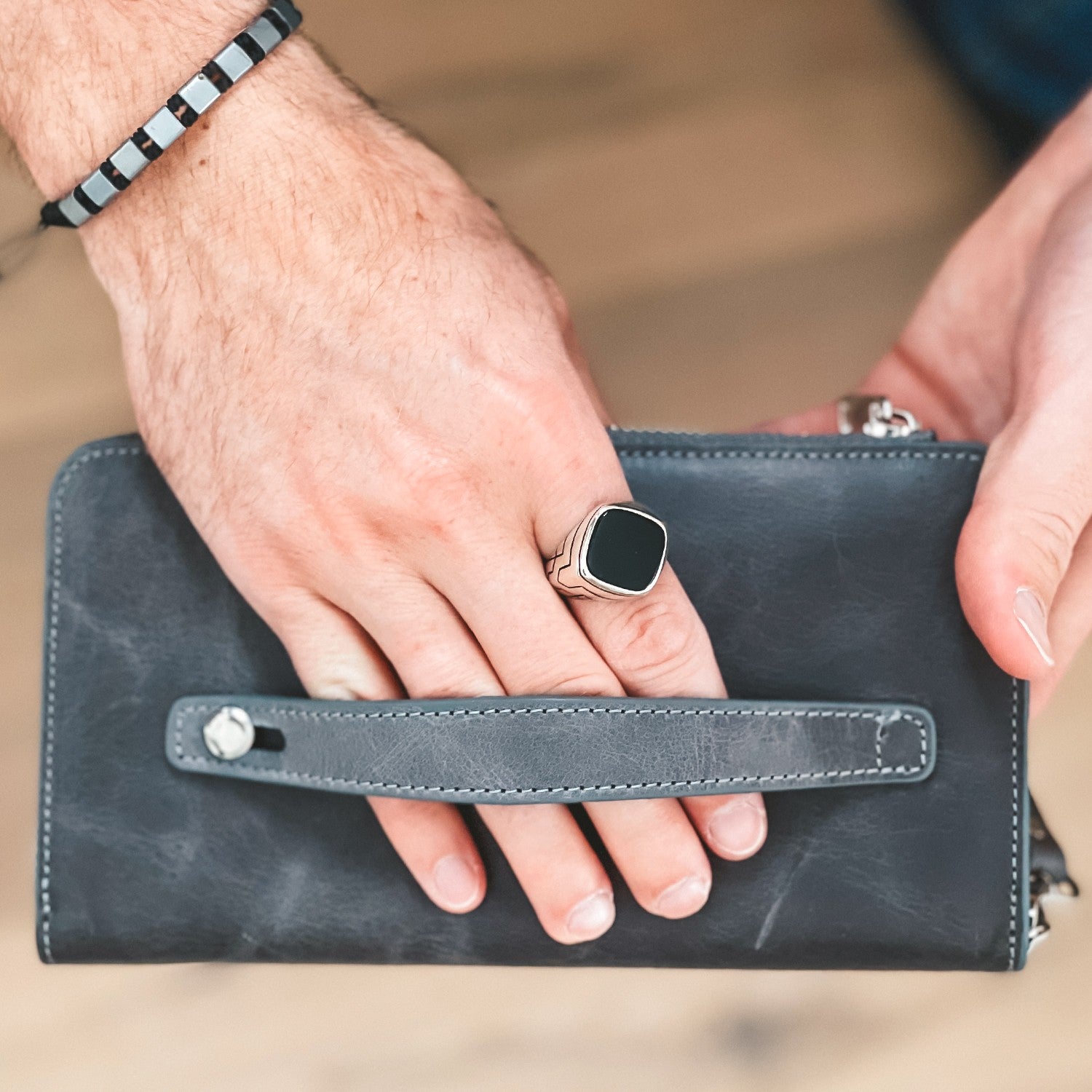 Ancien portefeuille et sac à main en cuir authentique gris gris gris