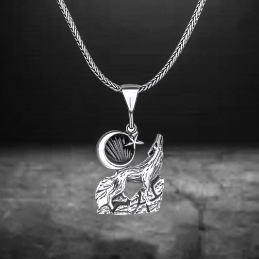 Wolf Necklace in 925 Sterling Silver -2