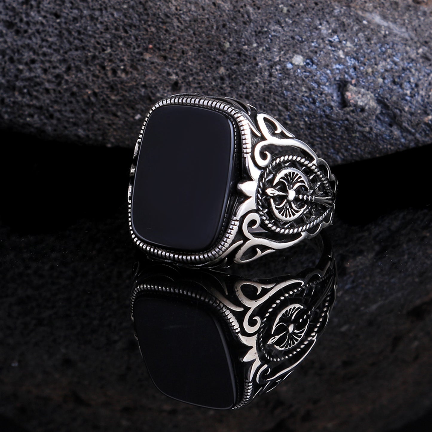 Black Onyx 925s Silver Ring