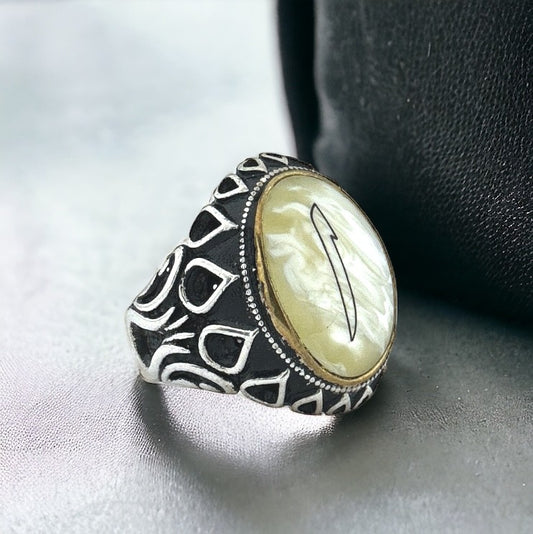 Elif Silver Ring with Mother of Pearl Stone - OUTLET