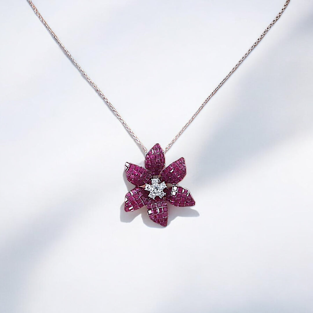 925 Sterling Silver Necklace with Flower Motif and Zircon Stone