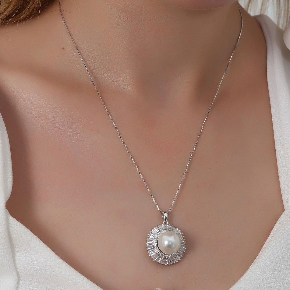 925 Sterling Silver Necklace with Pearl Stone and Zircon Detail