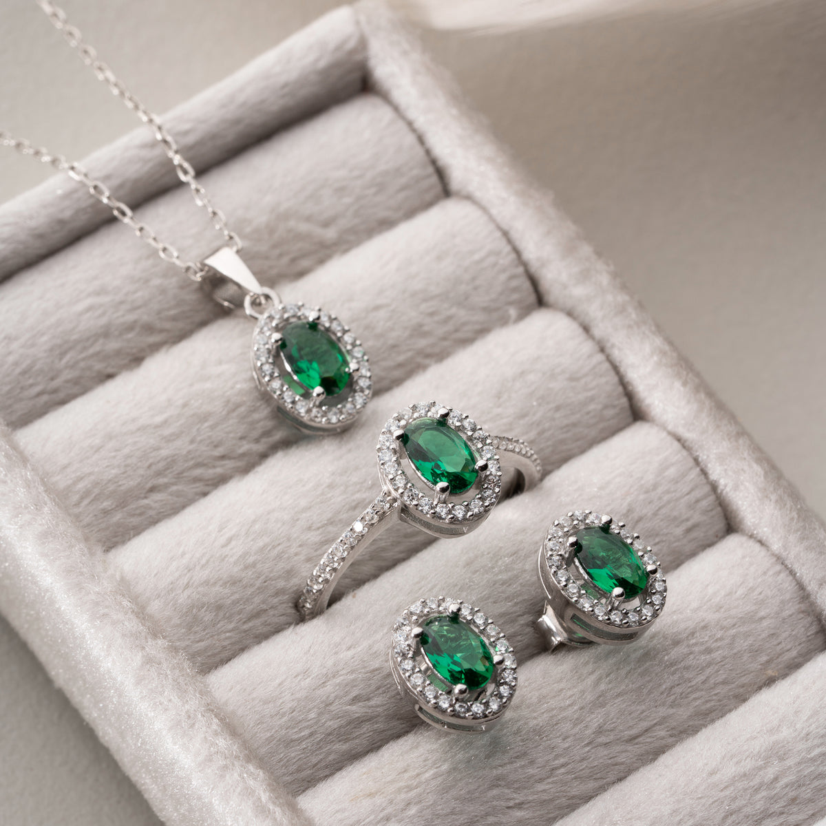 Emerald Aura Yeşil Taşlı Takı Seti | 925 Ayar Gümüş