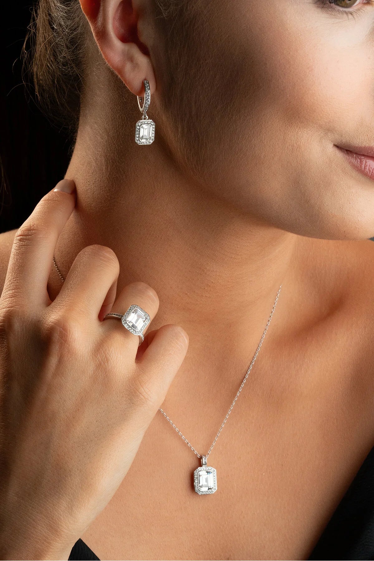 Luna Işıltısı Baget Taşlı Set