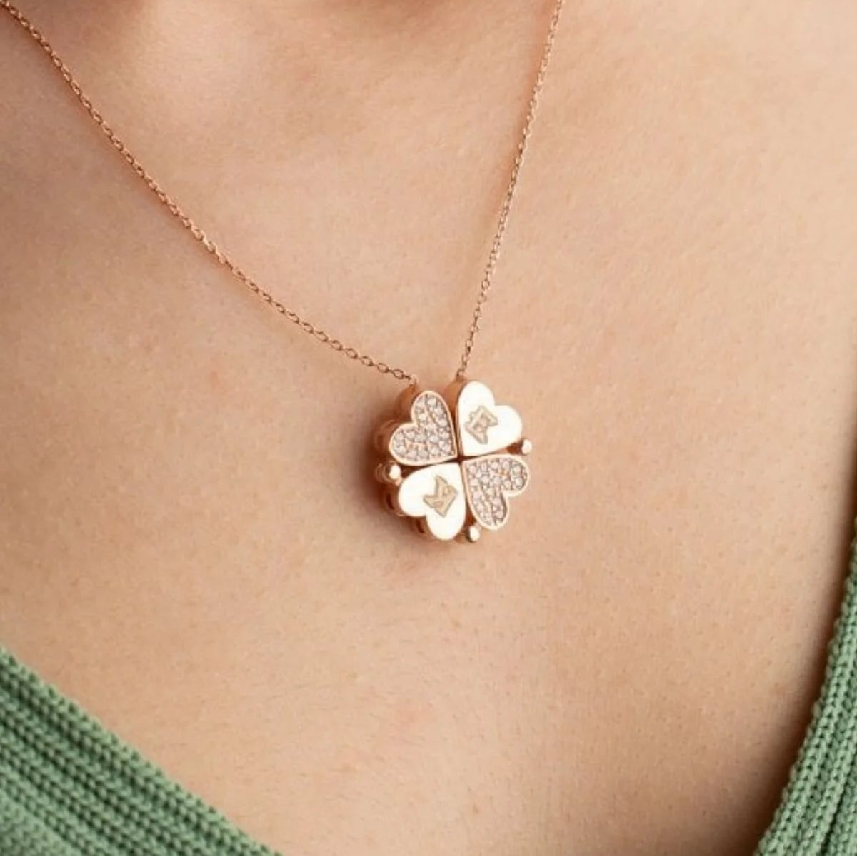 Kişiye Özel Harfli Yonca Gümüş Kolye