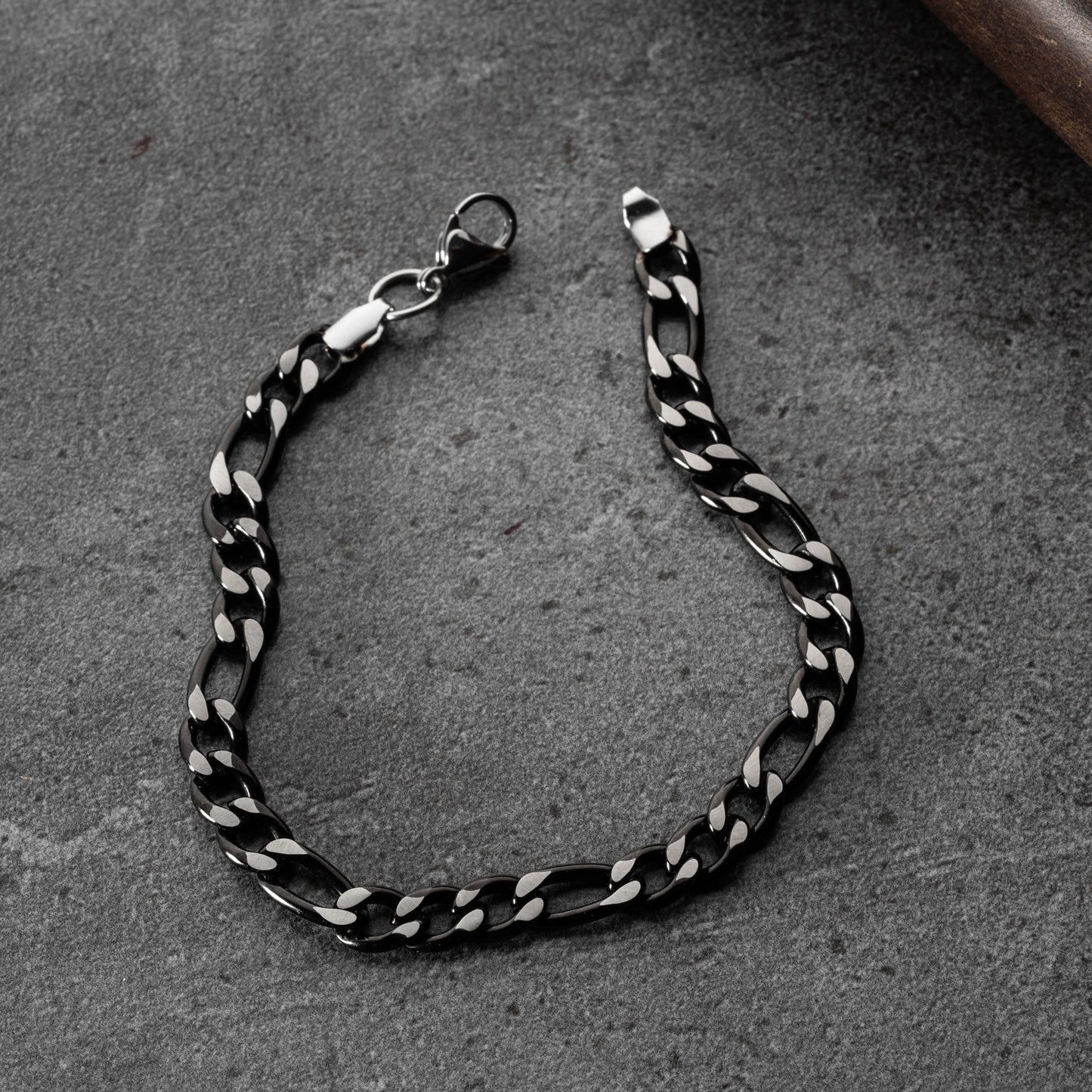 STEEL – Minimal Siyah Çelik Erkek Bileklik