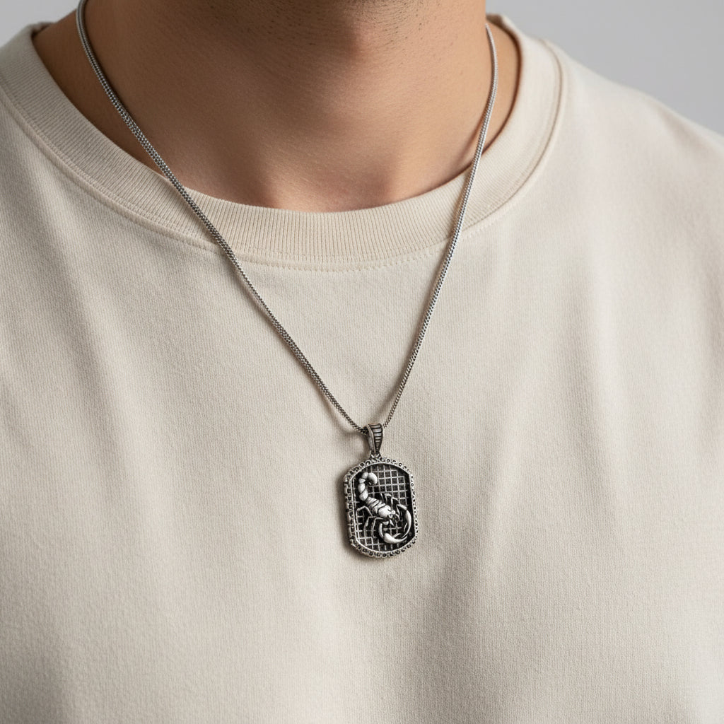 925 Ayar Gümüş Akrep Motifli Kolye