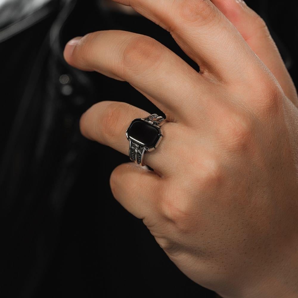 Kılıç Detaylı Oniks Taşlı Gümüş Yüzük