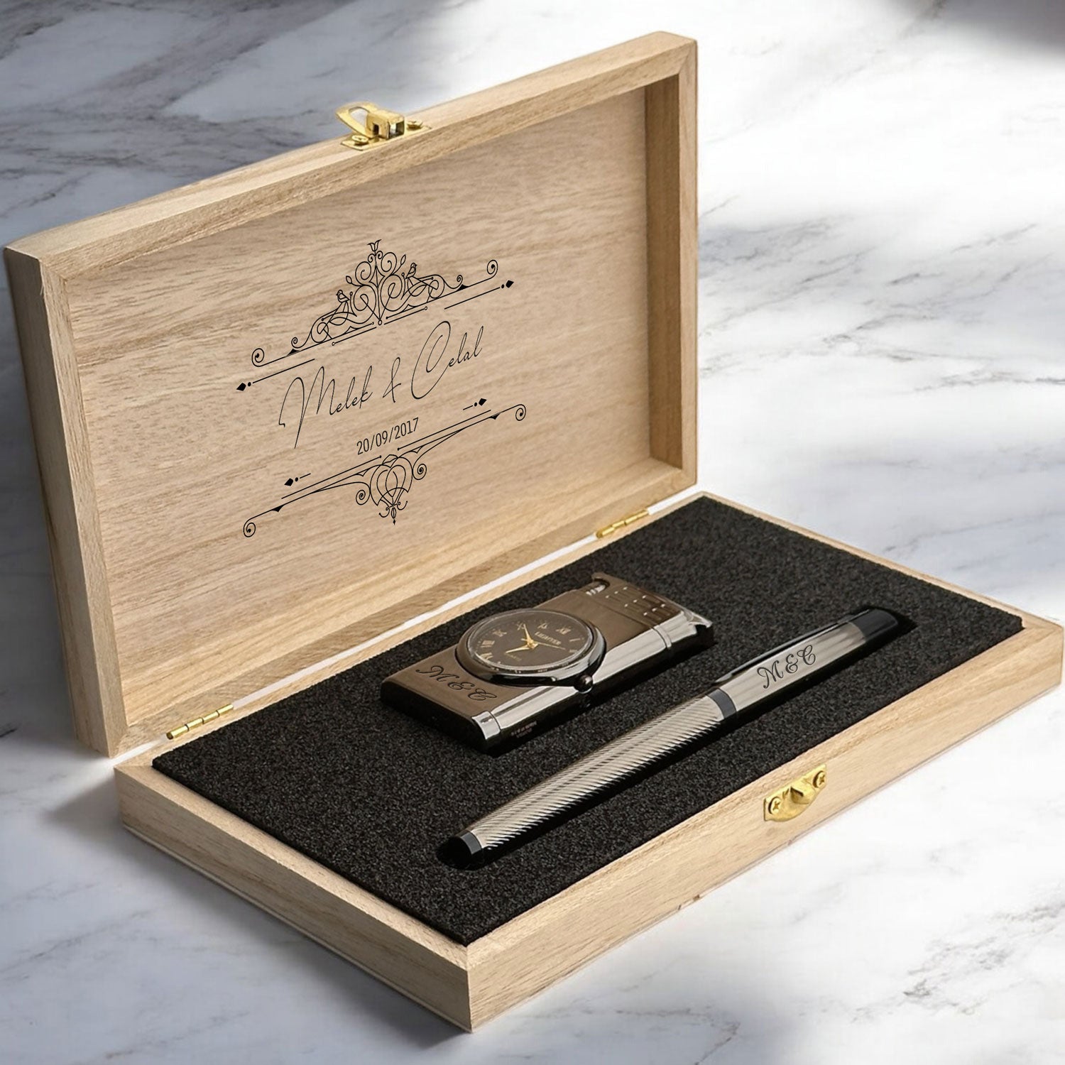Personalisierte Gravierte Rollerball Stift und Uhr Feuerzeug Geschenkset