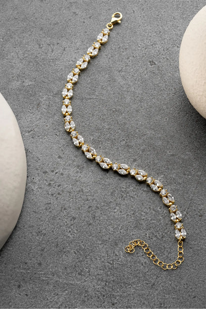 Gold plated oval stone elegant bracelet