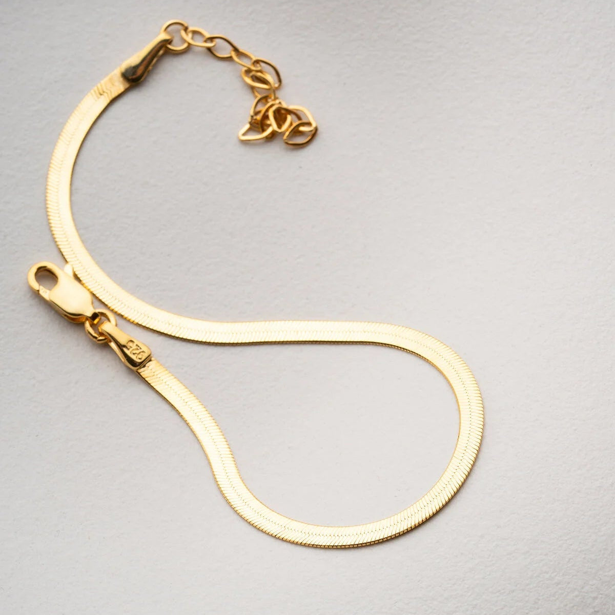 Italienisches flaches Kettenarmband aus Sterlingsilber