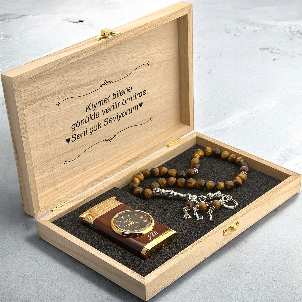 Luxus-Geschenkset mit Personalisierter Feuerzeug und Silber-Tigerauge-Tesbih

