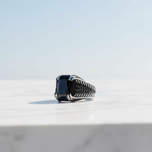 Anneau d'argent pour hommes en pierre de zircon noir