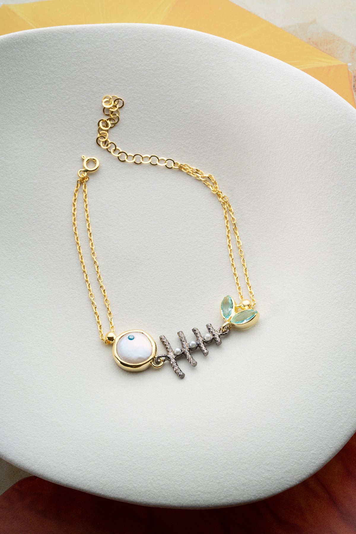 Balık Figürlü Taş Detaylı 925 Ayar Gümüş Bileklik