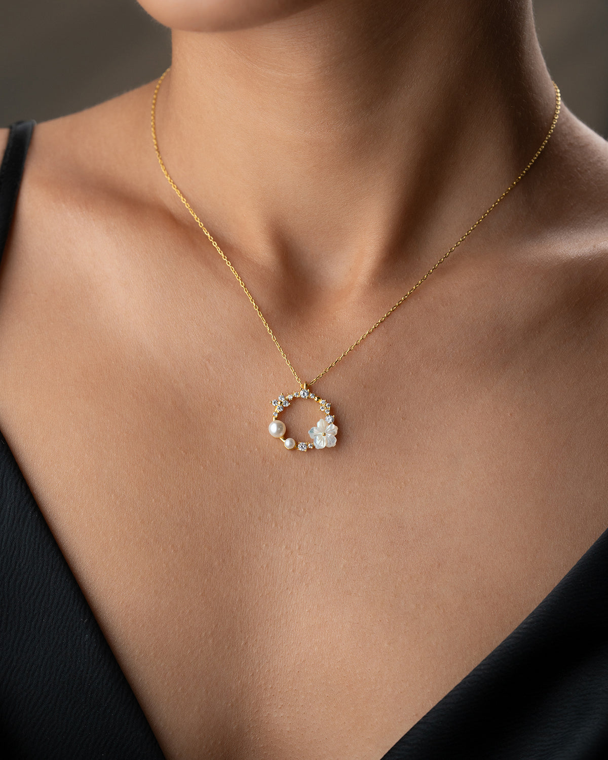 Pearl and Flower Detailed Necklace - 925 Sterling Silver
