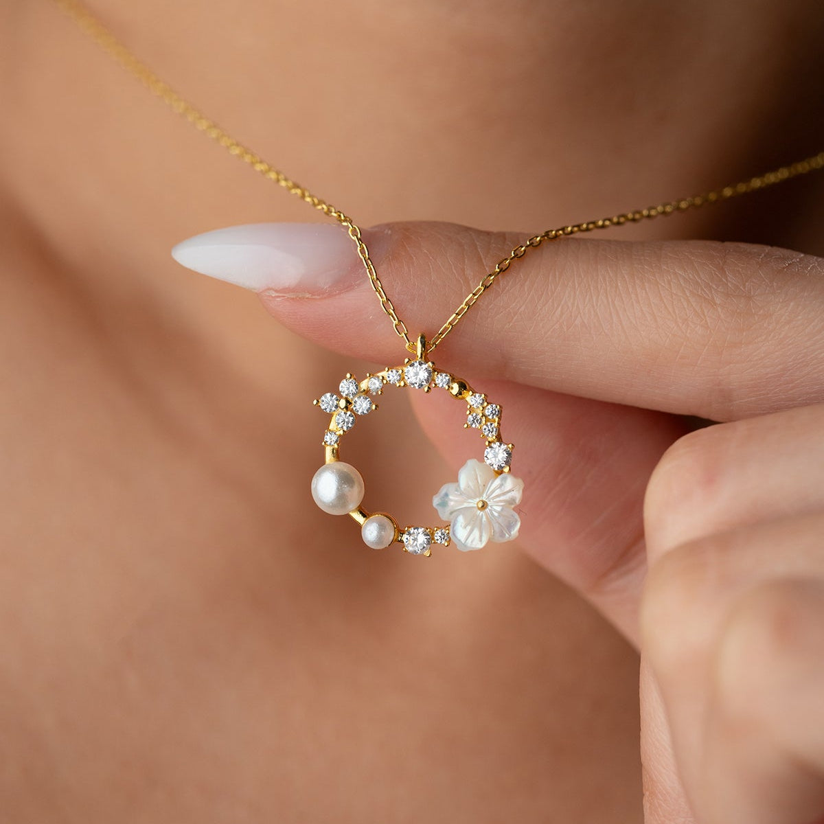 Pearl and Flower Detailed Necklace - 925 Sterling Silver