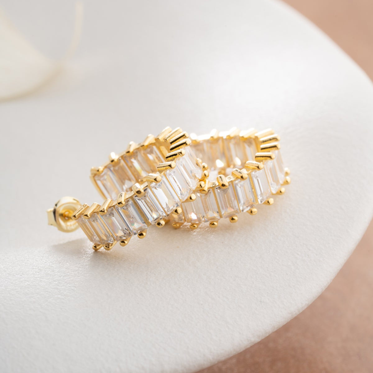 Baguette Taşlı Halka Küpe – 925 Ayar Gümüş – Altın Kaplama