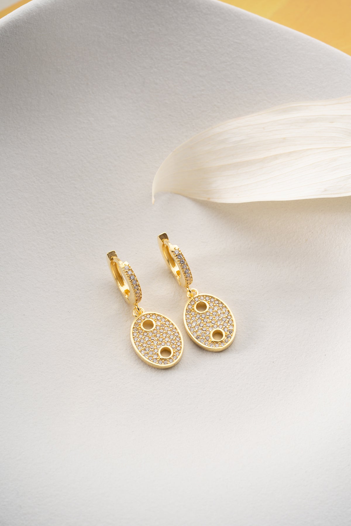 Boucles d'oreilles plaquées à or scintillantes ovales Aurora