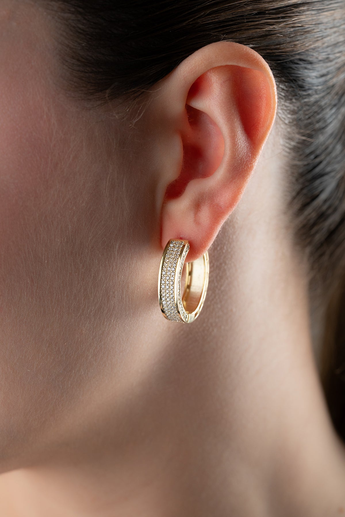 Zirkon Taşlı Halka Küpe – 925 Ayar Gümüş – Altın Kaplama