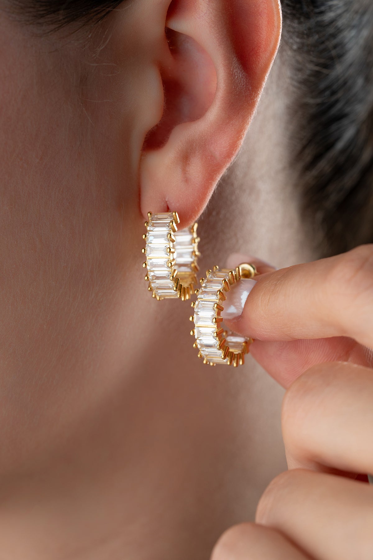 Baguette Taşlı Halka Küpe – 925 Ayar Gümüş – Altın Kaplama