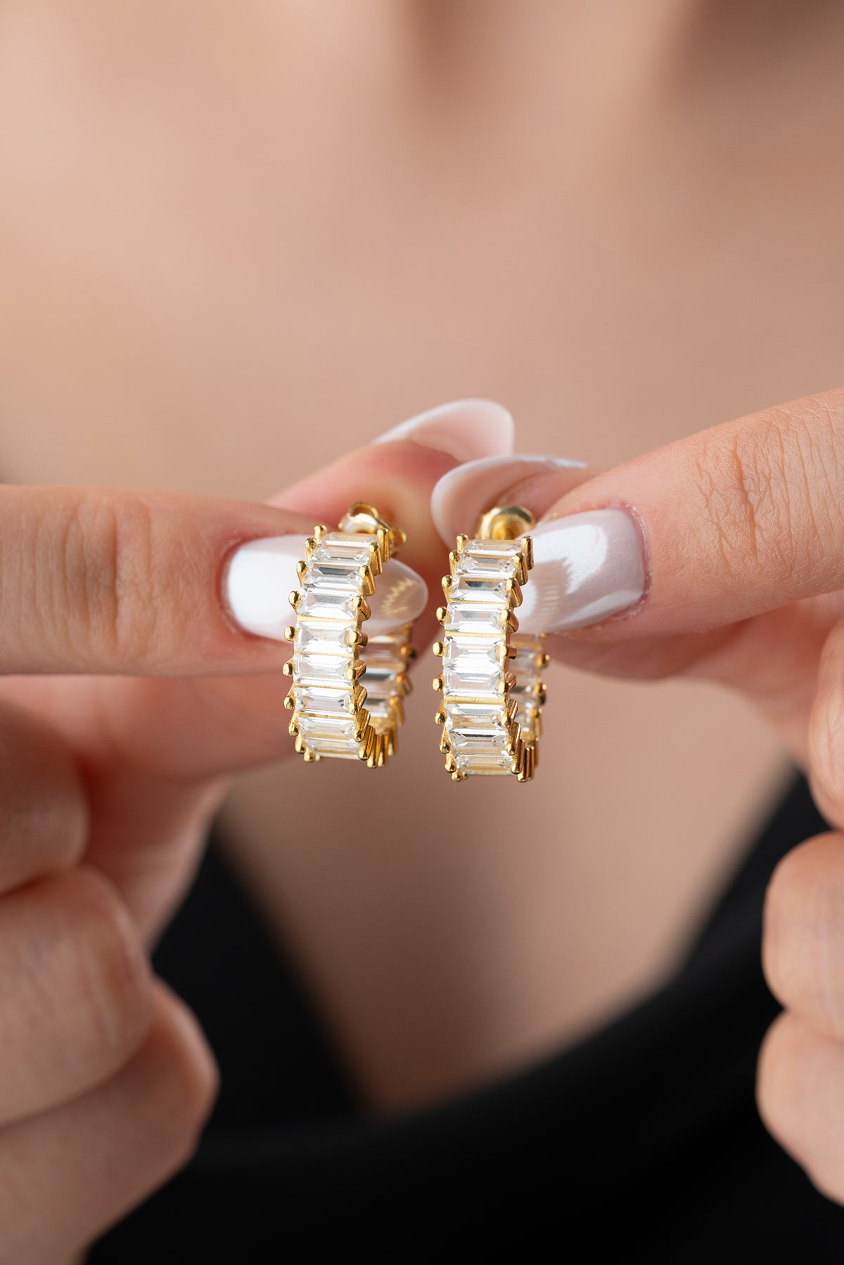 Baguette Taşlı Halka Küpe – 925 Ayar Gümüş – Altın Kaplama